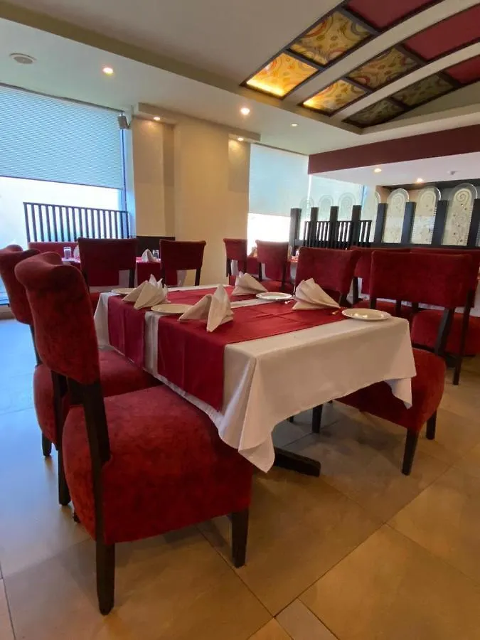 Hotel The Pearl Chandīgarh 3*,  India